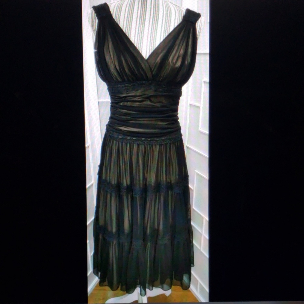 Sz 5/6 En Francais Montreal Ruched Midi Dress